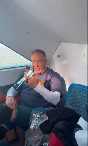 Les candidats dans le bateau