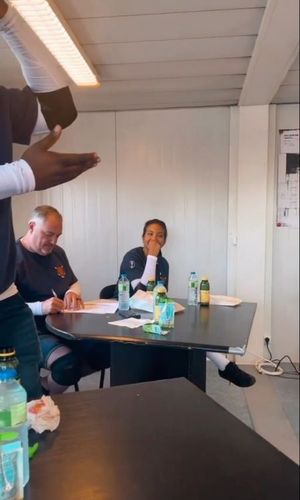 Le Briefing