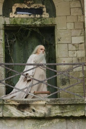Le Père Fouras déambulant dans le fort