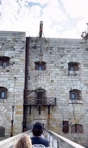 Arrivée au fort