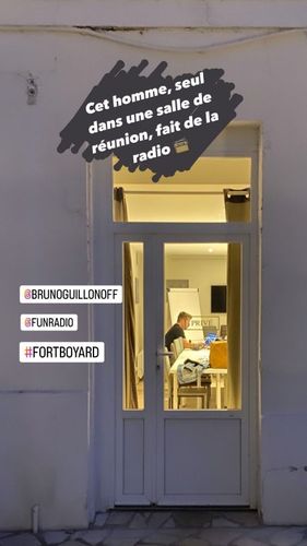 Bruno Guillon à la radio en direct de Fouras