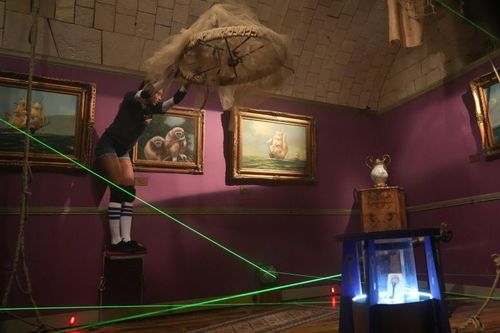 Clémence Botino dans le Museum