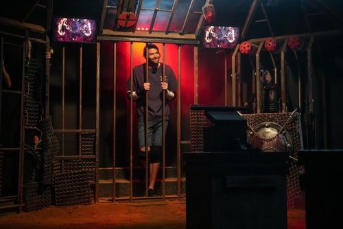Camille Lacourt dans la Cage