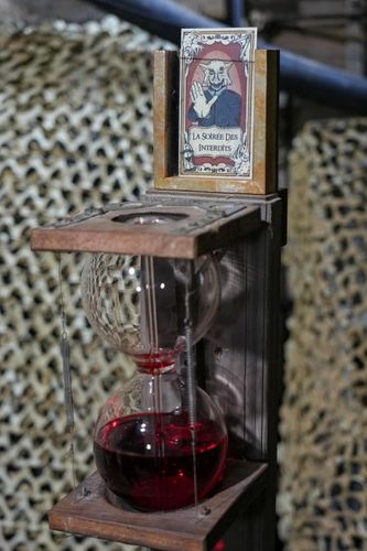 Une Clepsydre Rouge et l'atout de la soirée