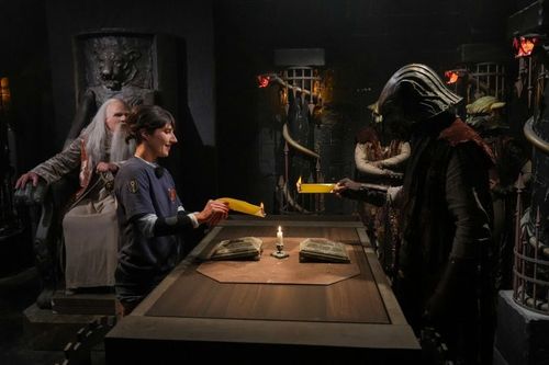 Marie s'infiltre dans le duel de la Feuille qui Brûle