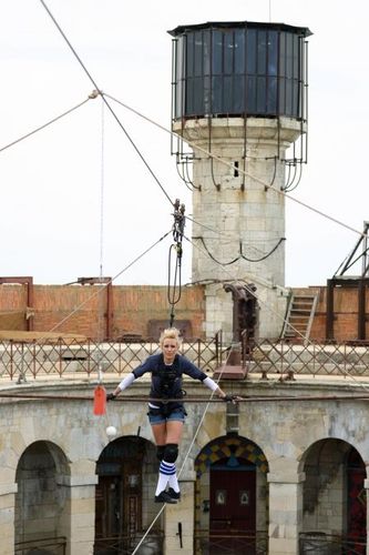 Elodie Gossuin dans l'épreuve du Funambule