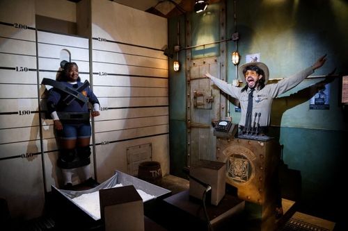Cécile Djunga face au Sherif Willy dans le Willymaton