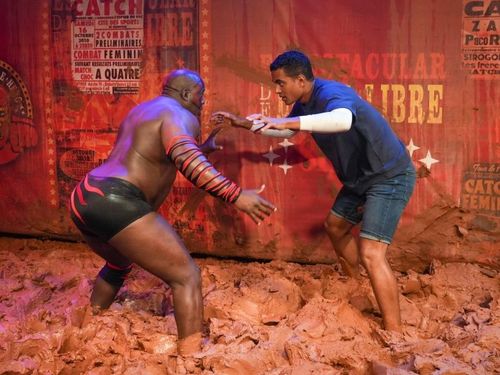 Terence Telle face à Big Boo dans la Lutte dans la Boue