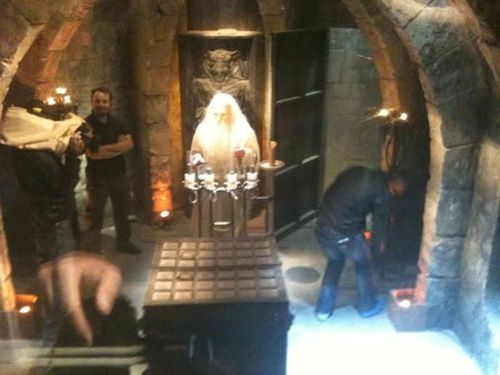 En direct des répétitions de Fort Boyard. Le père Fouras dirige dorénavant le Conseil!