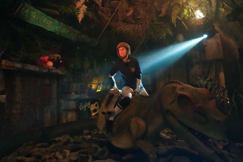 Alexia Laroche Joubert dans le Rodéo-Dino