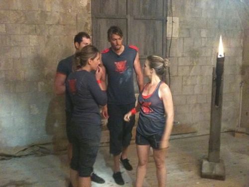 #FortBoyard Equipe très détendue aujourd'hui... Aurelie Vaneck et William Meynard entre autre