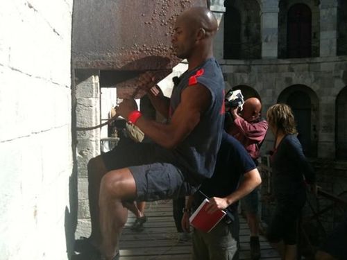 Quant à Sylvain Wiltord il a décidé de monter à l\'étage par le mur. Ça c\'est du sportif!