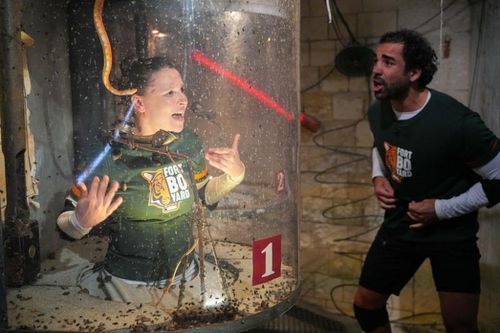 Yoann Huget et Anne Sila dans la Cabine Abandonnée