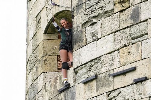 Indira Ampiot dans le Précipice Extérieur
