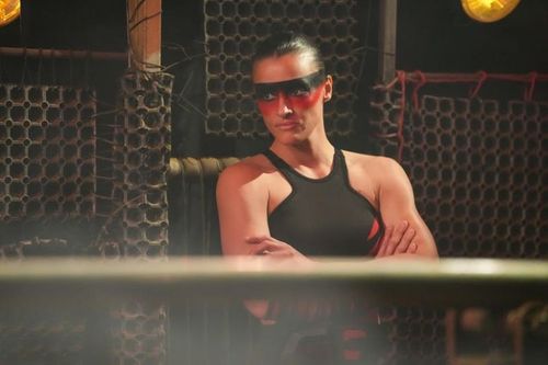 Lady Boo dans la Cage