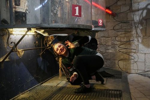 Carla Lazzari et Magloire dans la Cabine Abandonnée