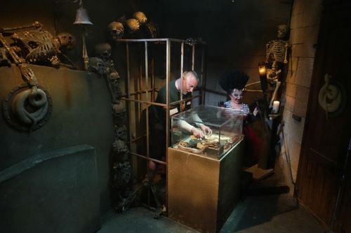 Fred Musa dans la cellule des Catacombes