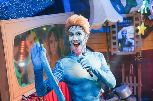 Cyril Gossbo s'incruste dans Avatar dans la séquence du Débarras