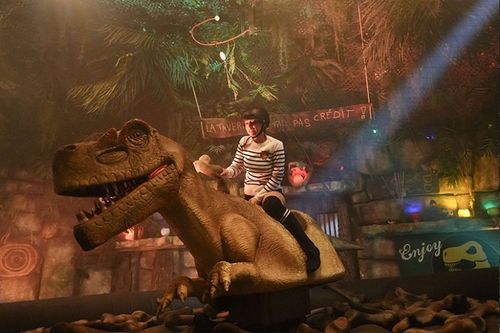 Nina Métayer dans le Rodéo-Dino