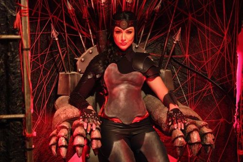 Portrait de Rouge dans la Cage