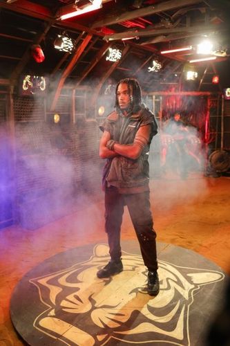 Damani et Rouge dans la Cage