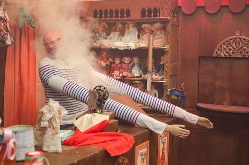 Philippe Etchebest dans l'Atelier de Poupées