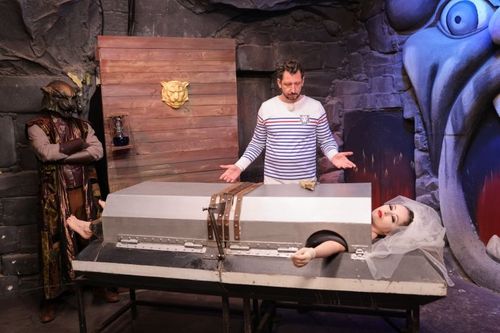 Monsieur Poulpe dans l'épreuve de la Femme Coupée