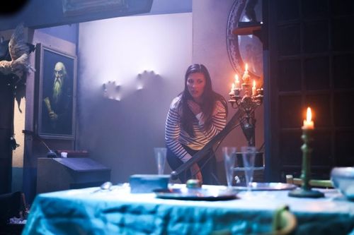Camille Cerf dans le Manoir