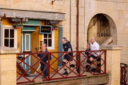 Arrivée des candidats derrière Passe-Partout