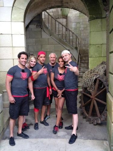 Autre bonus #FortBoyard la petite bande de ce soir avant la salle du Trésor!