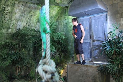 Quentin Mosimann dans la salle des tortures
