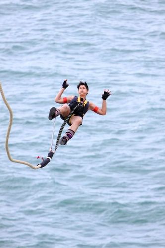 Sheryfa Luna dans l\'aventure du Saut de l\'ange
