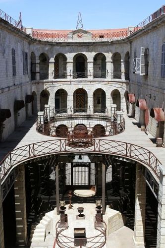 Vue intérieure du fort