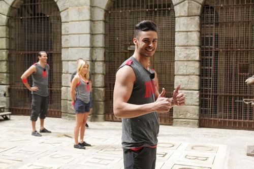 Baptiste Giabiconi et son équipe dans la salle du trésor