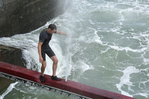 Gaël Leforestier sur la Poutre jets d\'eau