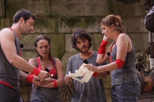 L\'équipe en pleine réflexion du mot code