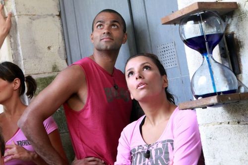 Tony Parker & Eva Longoria devant la porte du Billard