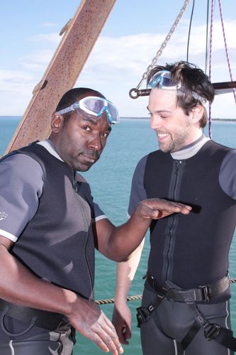 Lucien Jean-Baptiste et Arthur Jugnot parés pour l\'aventure de la Tyrolienne