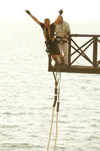 Patrick Poivre d\'Arvor dans l\'aventure du Saut de l\'ange