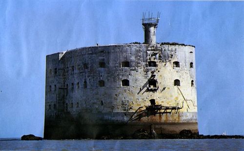 Le fort abandonné à marrée basse