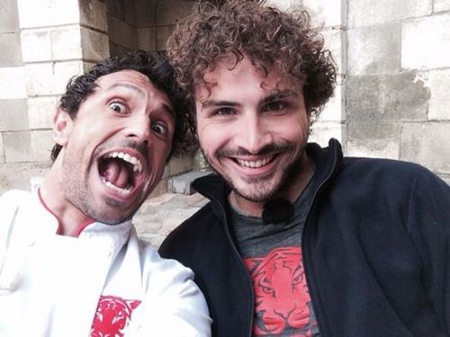 Le nouveau défi de @MaximeMusqua : prendre une photo avec moi #FortBoyard25ANS