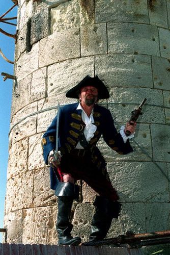Jaba le pirate au pied de la vigie