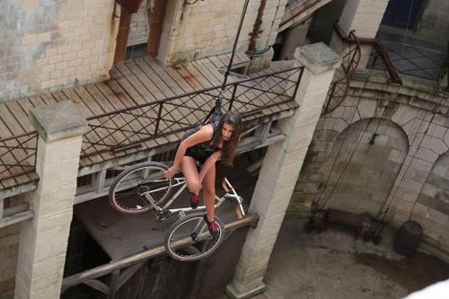 Malika Ménard dans l\'aventure du Vélo