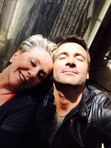 @Willy_Rovelli @FauveDanse @perefouras comme tu te la pètes! Moi aussi j\'ai fait de beaux selfies! @frlaborde