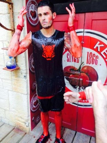 @B_Giabiconi en version ketchup! On en mangerait! du ketchup bien sûr! #FortBoyard