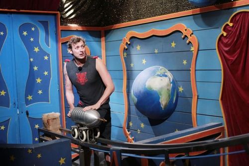 Amaury Leveaux expérimente l\'épreuve De la Terre à la Lune