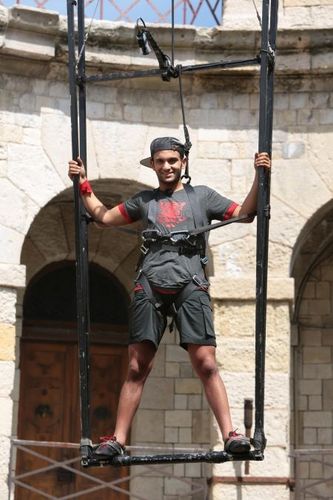 Malik Bentalha dans l\'aventure de la Cloche