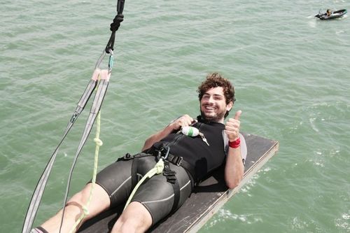 Maxime Musqua dans l\'aventure de la Tyrolienne inversée