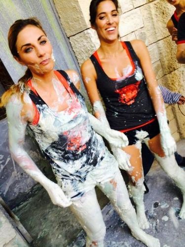 Une bonne doudouche s\'impose mes beautés! @lauriecholewa @ArianeBrodier #FortBoyard