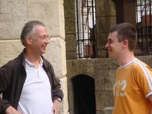 Charles aux côtés de Pierre Godde, producteur exécutif de Fort Boyard